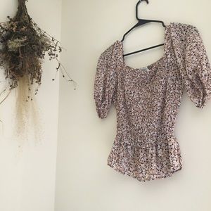 Ruched puff sleeve XS floral top